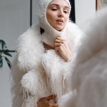 Балаклава связанная из Fashion Touch Me оттенок Cream, расход — 1,5 мотка
