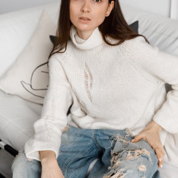 Свитер с рваным узором из пряжи Fashion Love Me 2.0