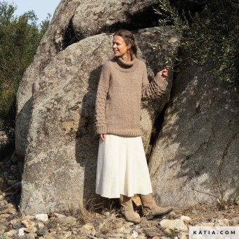 Пряжа Alpacotton Natural Colors от Concept by Katia делает этот объемный свитер мягким, легким и очень теплым