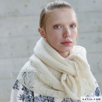 Вязаная шаль с геометрическими мотивами Atenea