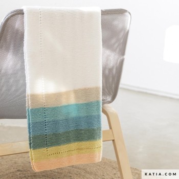 вязаное детское одеяло из пряжи Concept by Katia Baby Care Merino