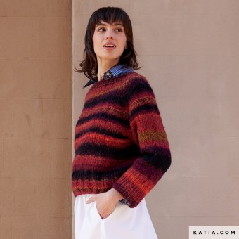 Простой и уютный свитер, связанный сверху вниз, выделяется текстурой и цветом Concept Bohemian