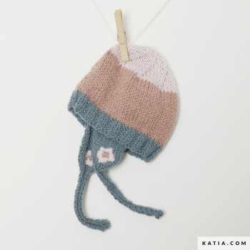 вязаная детская шапочка из пряжи Concept Essential Alpaca