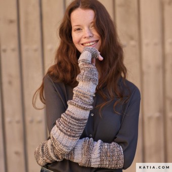 Варежки без пальцев связанные из пряжи Katia Concept Heli Socks