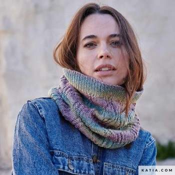 Фиолетовый цвет добавляет современную нотку в это классическое сочетание