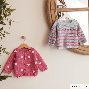 Этот очаровательный вязаный свитер, изготовленный из пряжи Puro Cotone от Concept by Katia, отличается мягкостью и идеально подходит для чувствительной кожи