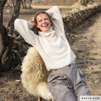 Пряжа Silk Alpaca Natural Colors от Katia в натуральных тонах идеально подойдет для любого образа