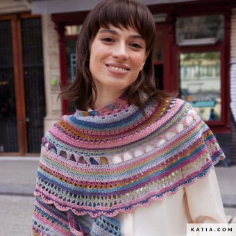 Разноцветный узор для вязания шали крючком с использованием пряжи Silky Lace Rainbow