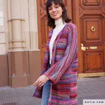 Этот кардиган в стиле кимоно с японскими рукавами связан крючком из Concept Zekkei