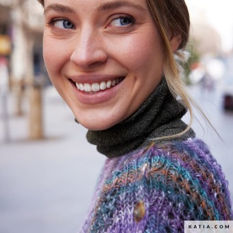 вязаная шаль из градиентной пряжи Katia Zekkei