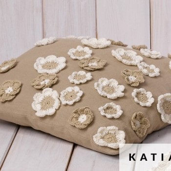 Как Katia Linen ведёт себя при носке? — Со временем становится мягче, но сохраняет форму и структуру.