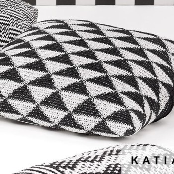 Есть ли у Katia Lino блеск? — Нет, пряжа матовая, с натуральным льняным оттенком.