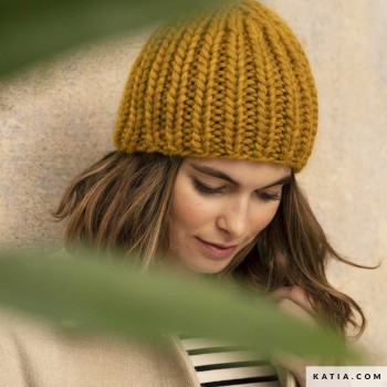 Можно ли стирать Katia Love Wool? — Да, вручную при низкой температуре.