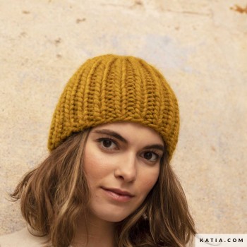Насколько тёплая Katia Love Wool? — Очень тёплая благодаря мериносу и альпаке.