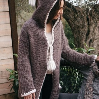 Как выглядит полотно из Katia Love Wool? — Плотное, объёмное, с выразительной текстурой.