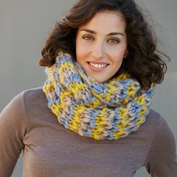 Для какого сезона лучше Katia Love Wool? — Для осени и зимы — сохраняет тепло.