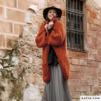 Katia Love Wool колется при носке? — Нет, благодаря альпаке и мериносу она очень мягкая.