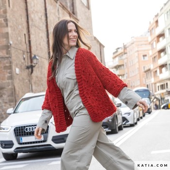 Как Katia Love Wool ведёт себя в носке? — Мягкая, не раздражает кожу, не скатывается.