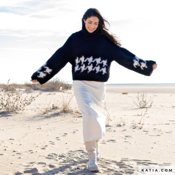 Какой вес изделия из Katia Love Wool? — Тёплое, но лёгкое благодаря объёму и структуре.