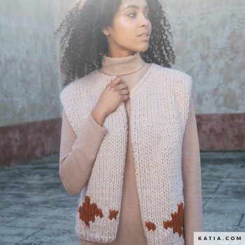 В чём разница между Love Wool и Love Wool Tones? — У Tones — меланжевая окраска, у обычной — однотонная.