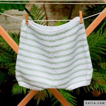 Мы рекомендуем использовать Summer Comfort для вязания топа без рукавов и подходящего чехла на пеленку для вашего малыша