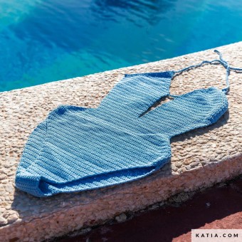 Этот купальник, выполненный из эластичной, но мягкой пряжи Katia Summer Comfort, идеально подходит для отдыха на солнце и в воде