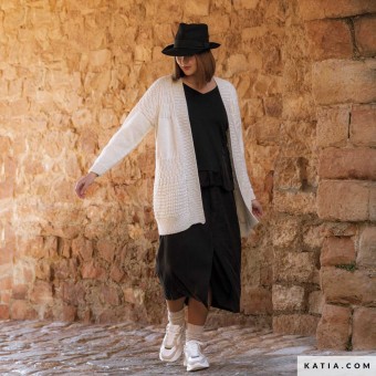 Выбирайте свои любимые цвета Super Merino чтобы вязать базовые вещи, которые никогда не выходят из моды, с вашим личным штрихом