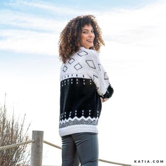 Вязаный из шерсти Katia Super Merino, этот эффектный свитер не подходит для начинающих