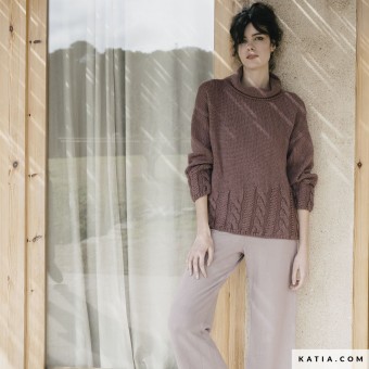 Свитер с круглой горловиной из пряжи Katia Supreme Merino