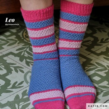 Какая длина мотка Katia United Socks? 100 метров на моток весом 25 грамм.