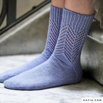 Можно ли стирать Katia United Socks в машине? Да, при температуре до 30°C.