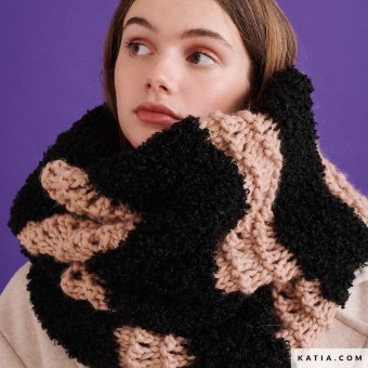 свяжите двухцветный шарф с уникальной текстурой, сочетая пряжу WOW-Fluffy! и WOW-Chunky!