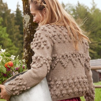 Вязаный женский кардиган из пряжи LANA GROSSA ALPINA Landhauswolle цвет 1: 700 гр