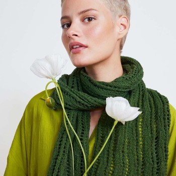 Вязаный шарф из пряжи Lang Yarns Ananas