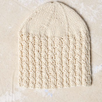 Детская вязаная шапочка SKYE Punto 83 PTO-083_19 из пряжи LANGYARNS Детский хлопок натурального цвета