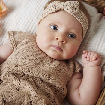 Детская вязаная повязка на голову SYLTJE Punto 83 PTO-083_01 из пряжи LANG YARNS Baby Cotton Naturally Colored