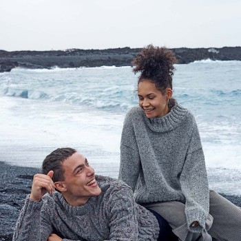 Lang Yarns Donegal Tweed+ с натуральными вкраплениями, видна объемность и фактура