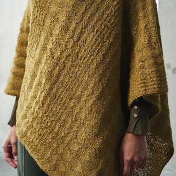 Пончо из Rowan Alpaca Classic – 57% альпаки дарят тепло, 43% хлопка – лёгкость