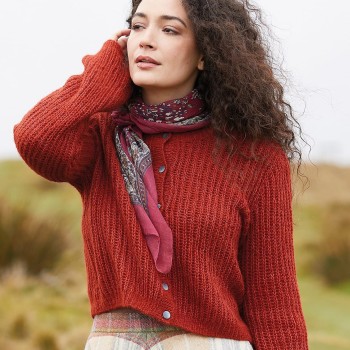 Вяжите, как рисуют тушью — лёгкими движениями, где Rowan Alpaca Classic становится вашей кистью