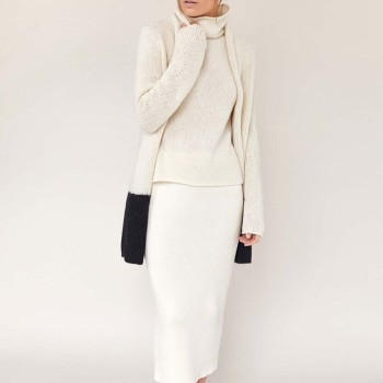 Вязаное платье из Alpaca Classic — для свиданий, где важны и красота, и комфорт