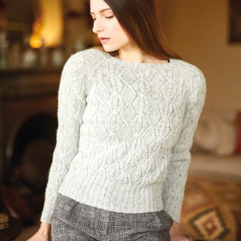 Каждый моток Felted Tweed — как шкатулка с сокровищами: раскрывая, обнаруживаешь новые оттенки.
