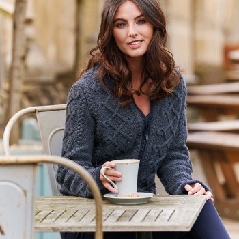 Терморегулирующие свойства и комфорт: уникальный состав Rowan Felted Tweed (50/25/25) обеспечивает оптимальный микроклимат в любую погоду