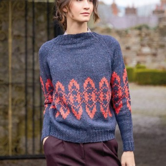 Роскошная пряжа Rowan Felted Tweed в ярко-вишнёвом оттенке, мягкая смесь мериноса и альпаки для уютных вязаных изделий.