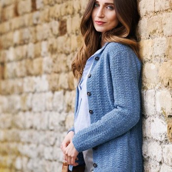 Уютная Rowan Felted Tweed в сером меланжевом оттенке, с твидовым эффектом для вневременных изделий.