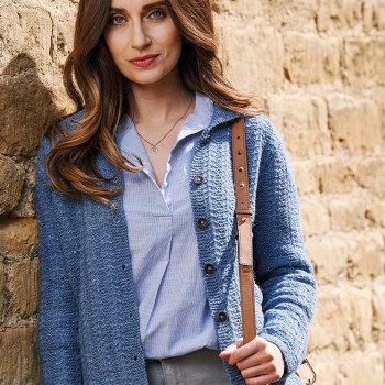 Пряжа Rowan Felted Tweed в насыщенном лесном зелёном, идеальна для интарсии с мягкой текстурой.