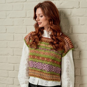 Классическая Rowan Felted Tweed в тёмно-синем, с твидовым эффектом для элегантных долговечных изделий.