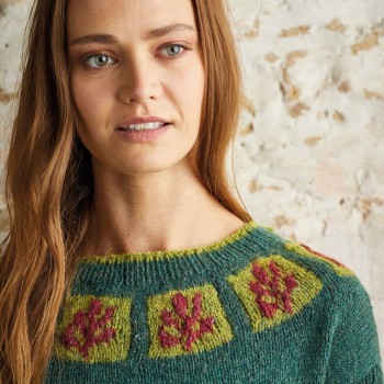 Пряжа Rowan Felted Tweed в изумрудно-зелёном, для сложных ажурных узоров с мягким драпированием