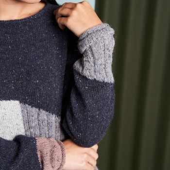 Пряжа Rowan Felted Tweed в ярком рубиновом, для прочных изделий с мягкой и тёплой текстурой