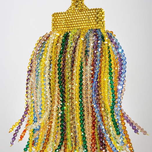 Метла украшенная тысячами кристаллов Swarovski