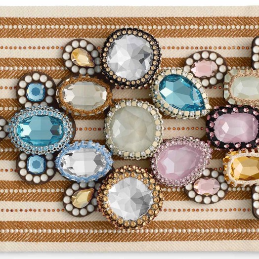пионерский дух и стремление к совершенству позволяют Swarovski оставаться выбором дизайнеров